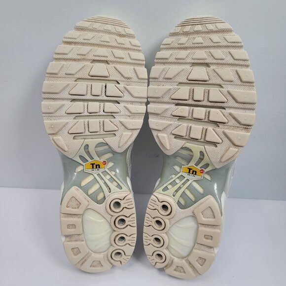Nike Air Max Plus Men's Triple White Sneakers DM2362-100 US Size 7.5 - Picture 7 of 9